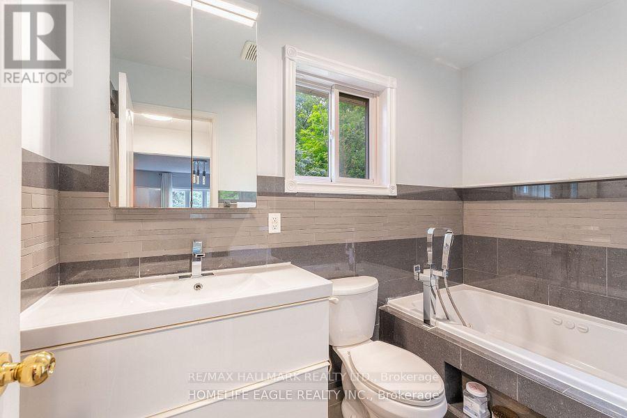 410 Clearmeadow Boulevard, Newmarket, Ontario  L3X 2C7 - Photo 19 - N13023662