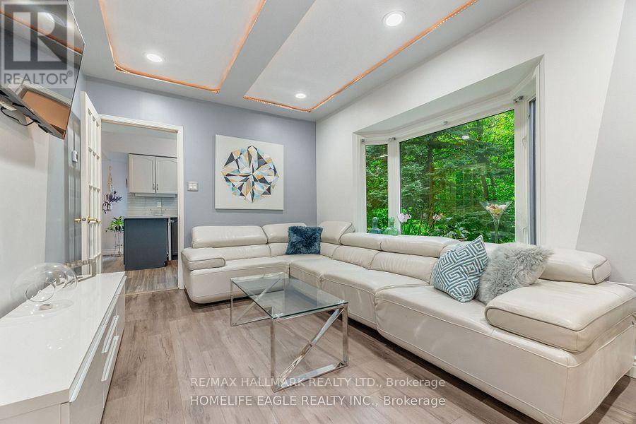 410 Clearmeadow Boulevard, Newmarket, Ontario  L3X 2C7 - Photo 6 - N13023662