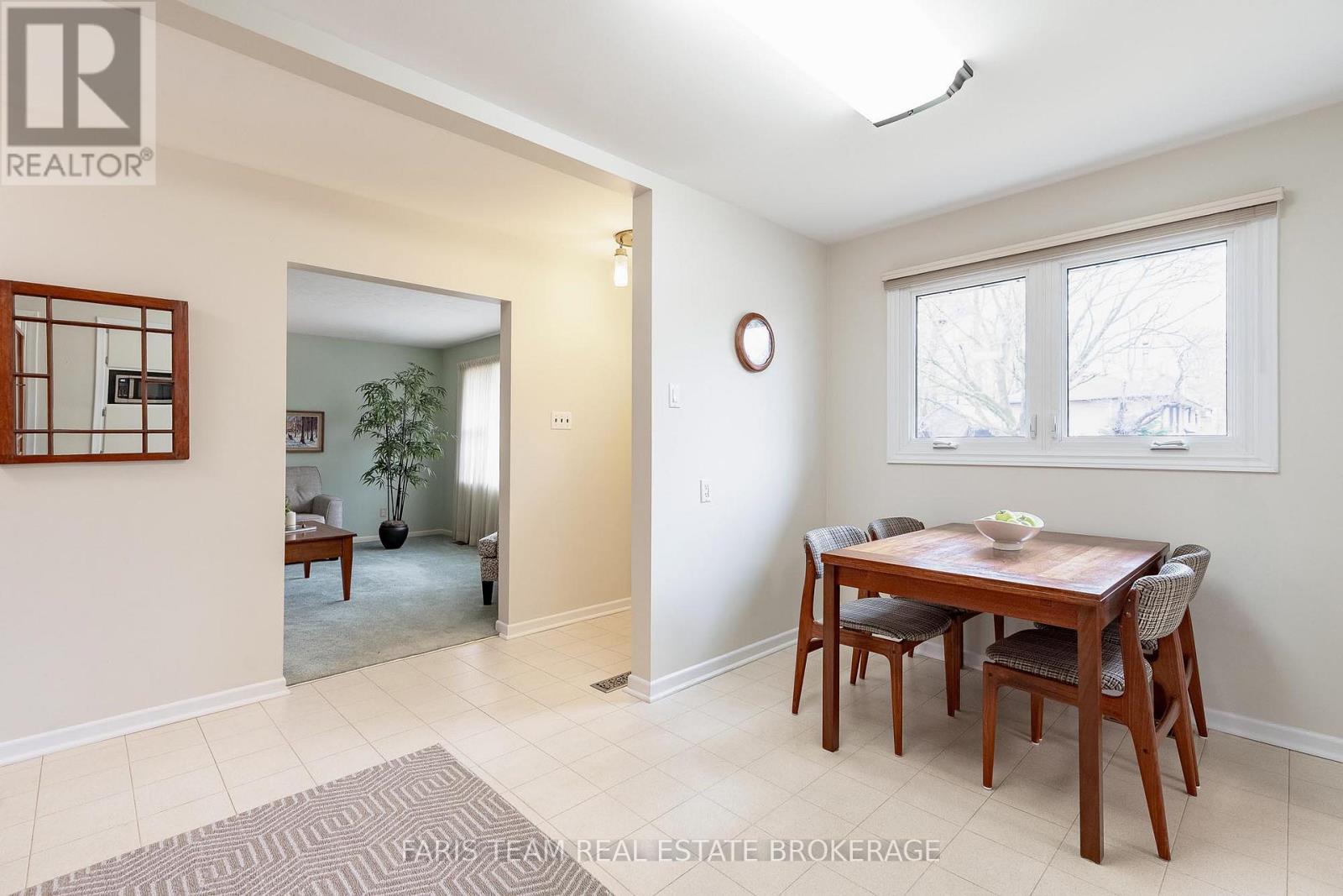 12 Marion Crescent, Barrie, Ontario  L4M 2L3 - Photo 11 - S13023684