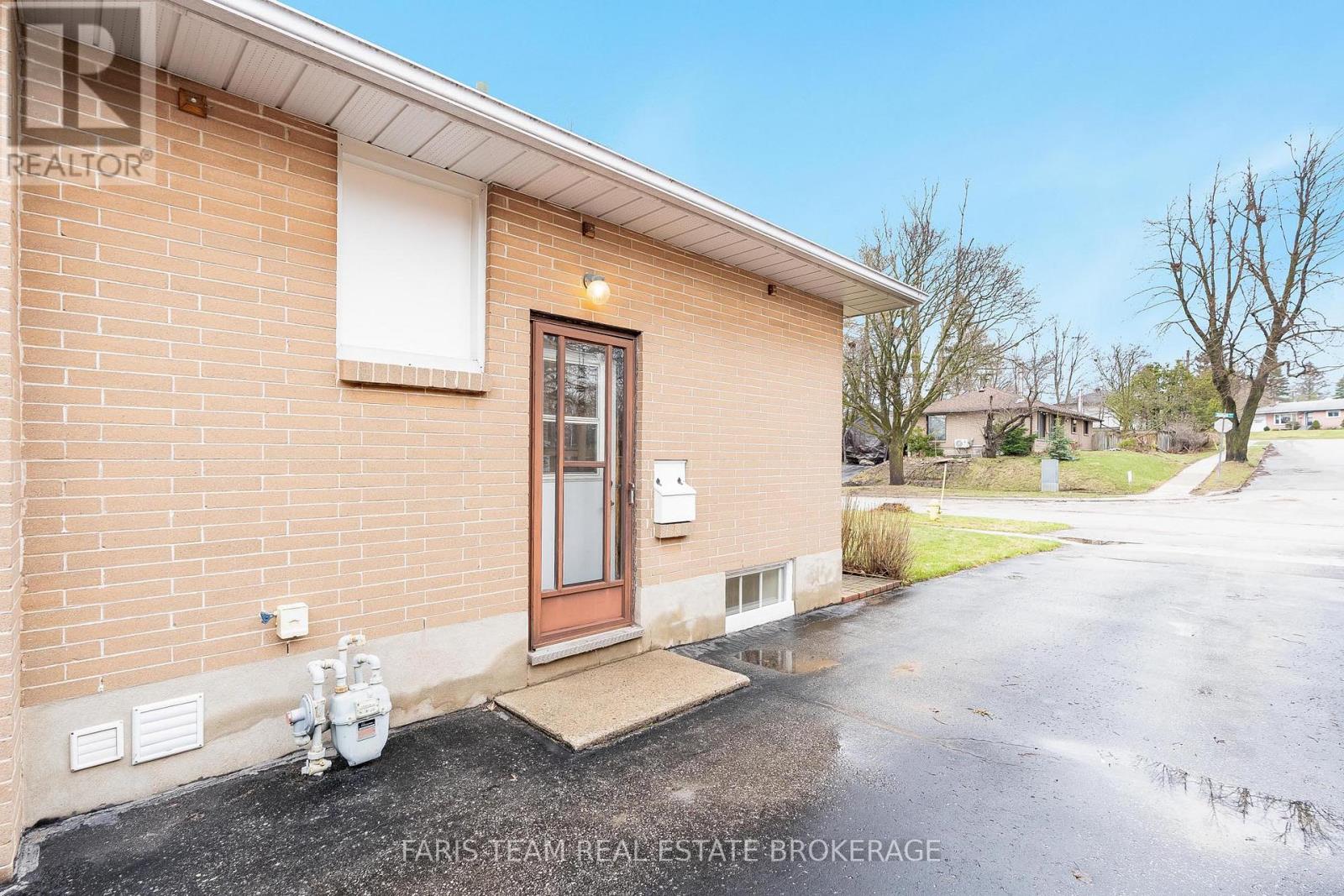 12 Marion Crescent, Barrie, Ontario  L4M 2L3 - Photo 38 - S13023684