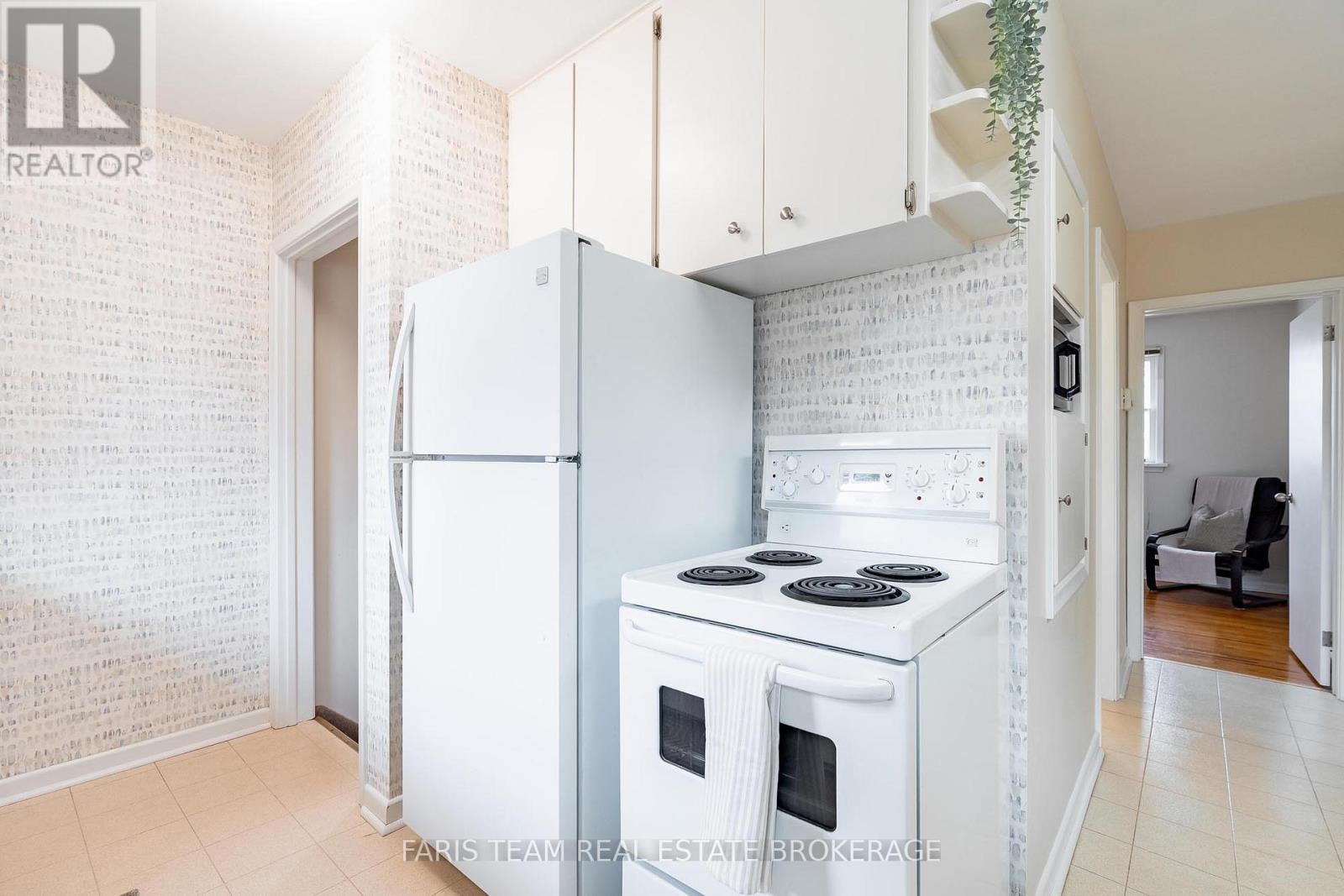 12 Marion Crescent, Barrie, Ontario  L4M 2L3 - Photo 9 - S13023684