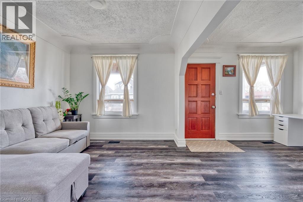 118 Cameron Avenue N, Hamilton, Ontario  L8H 4Z2 - Photo 5 - 40822645