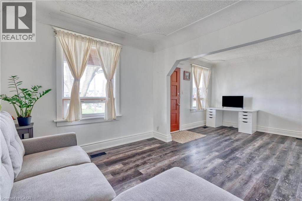 118 Cameron Avenue N, Hamilton, Ontario  L8H 4Z2 - Photo 6 - 40822645