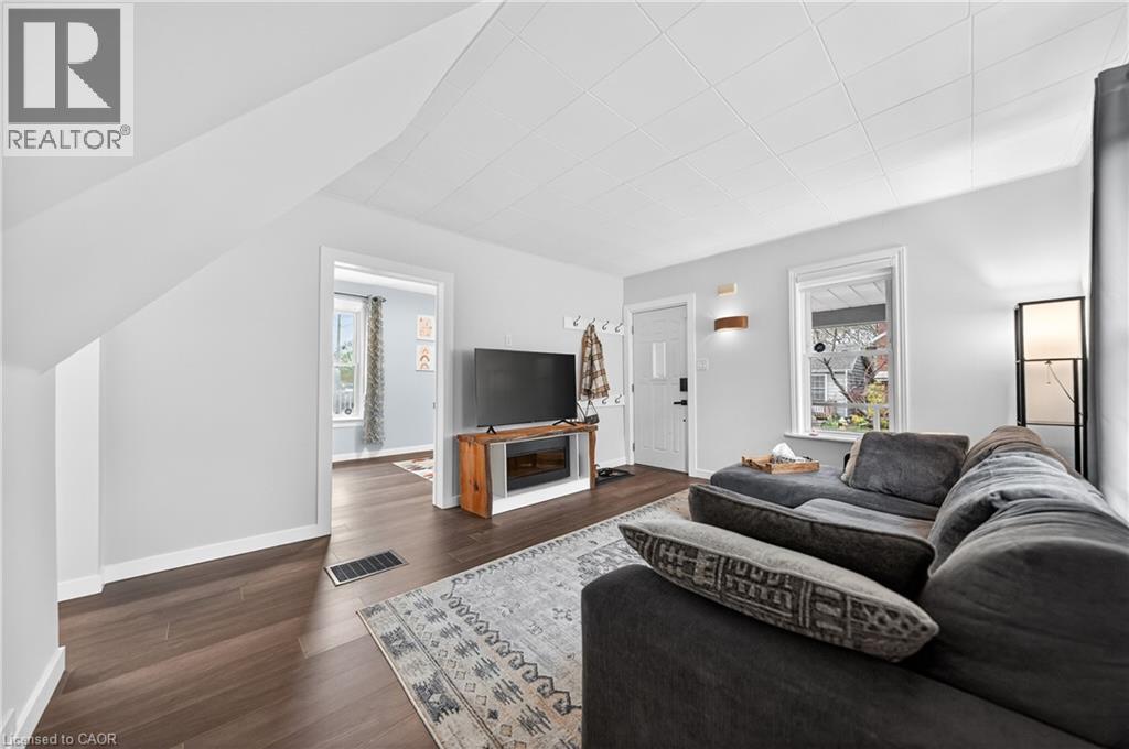 62 Louisa Street, St. Catharines, Ontario  L2R 2J8 - Photo 7 - 40822257