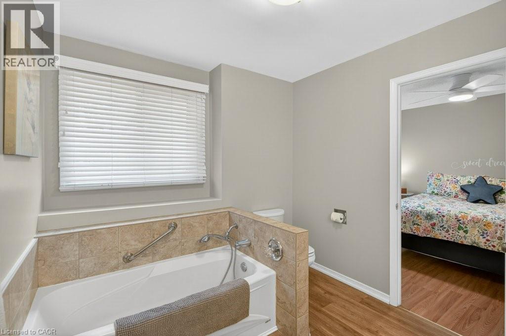 7 Perthshire Court, Hamilton, Ontario  L9B 2H1 - Photo 21 - 40822177