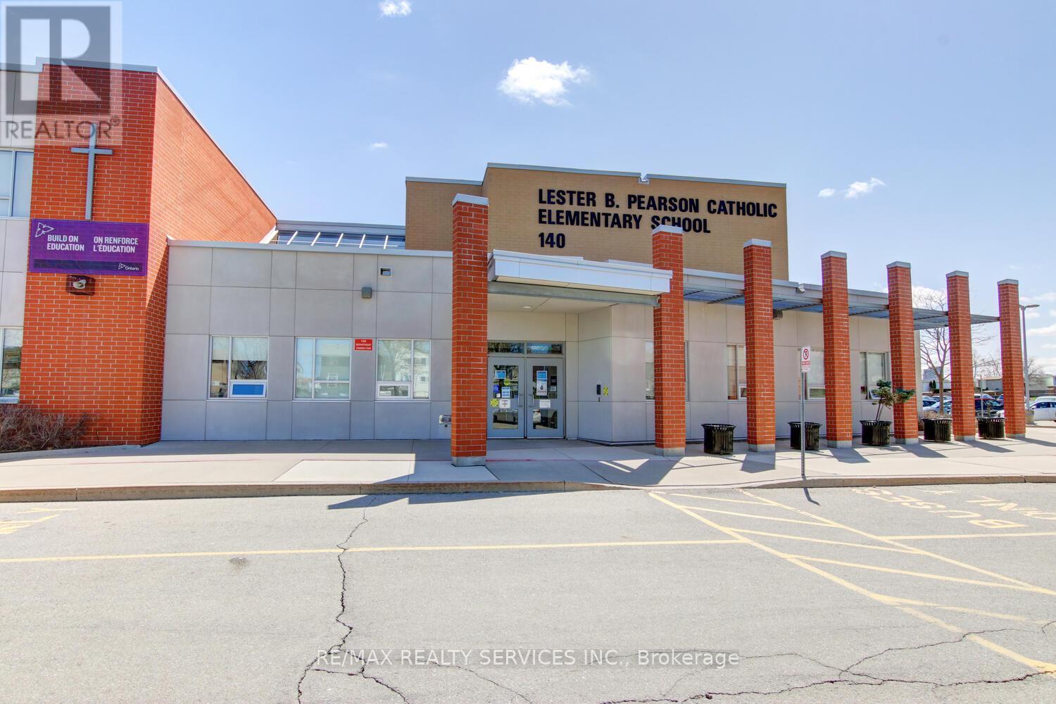 7 Hamlet Court, Brampton, Ontario  L6S 1X5 - Photo 37 - W13023638