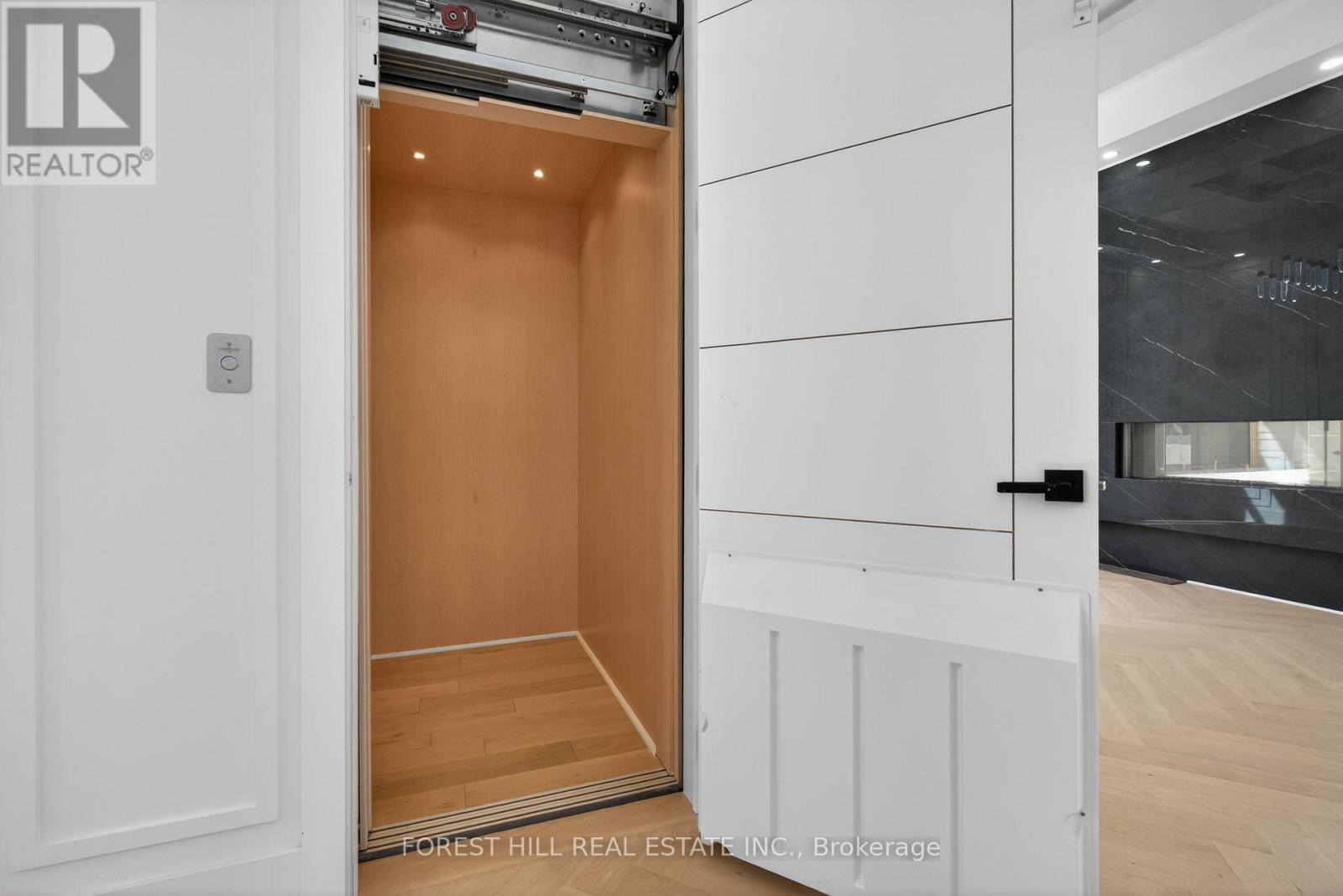 53 Celt Avenue, Toronto, Ontario  M6A 1H2 - Photo 20 - W13023648