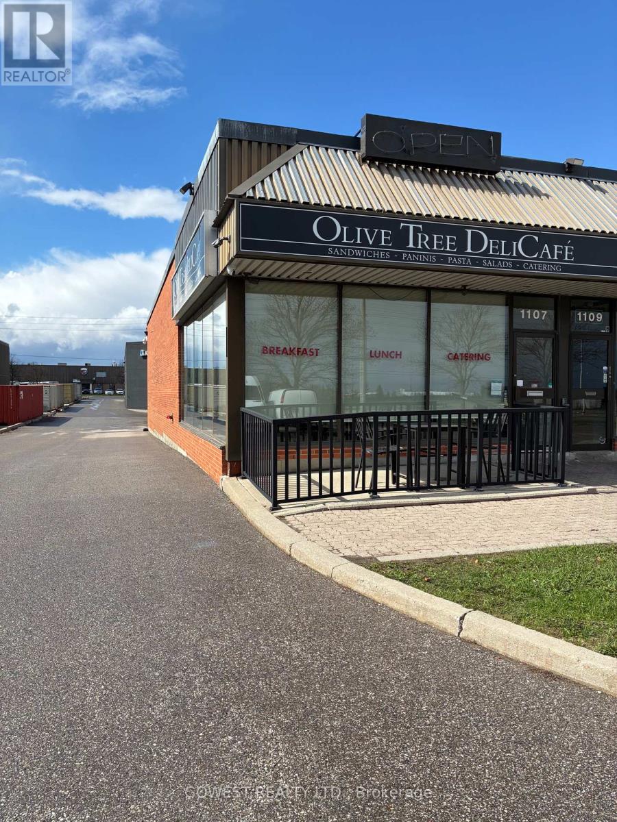 1107 Derry Road W, Mississauga, Ontario  L5T 1P3 - Photo 2 - W13023660