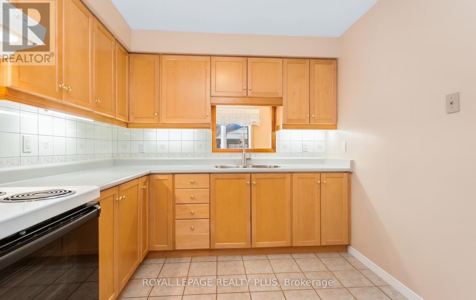 1239 Blanshard Drive, Burlington, Ontario  L7M 4N6 - Photo 15 - W13023738