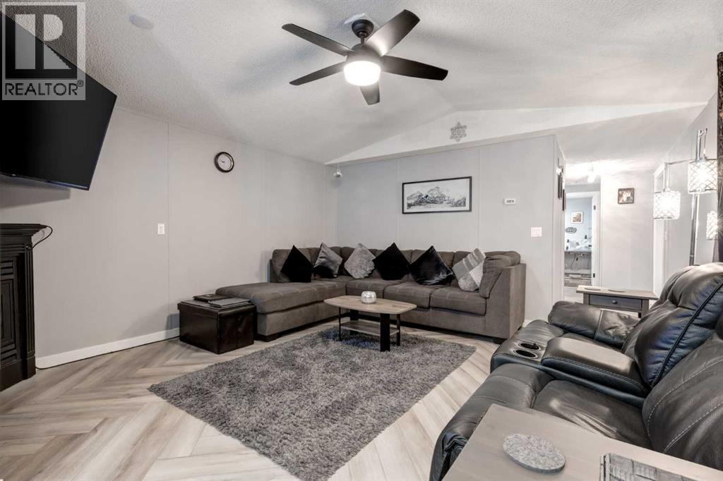 52, 900 Ross Street, Crossfield, Alberta  T0M 0S0 - Photo 11 - A2301693