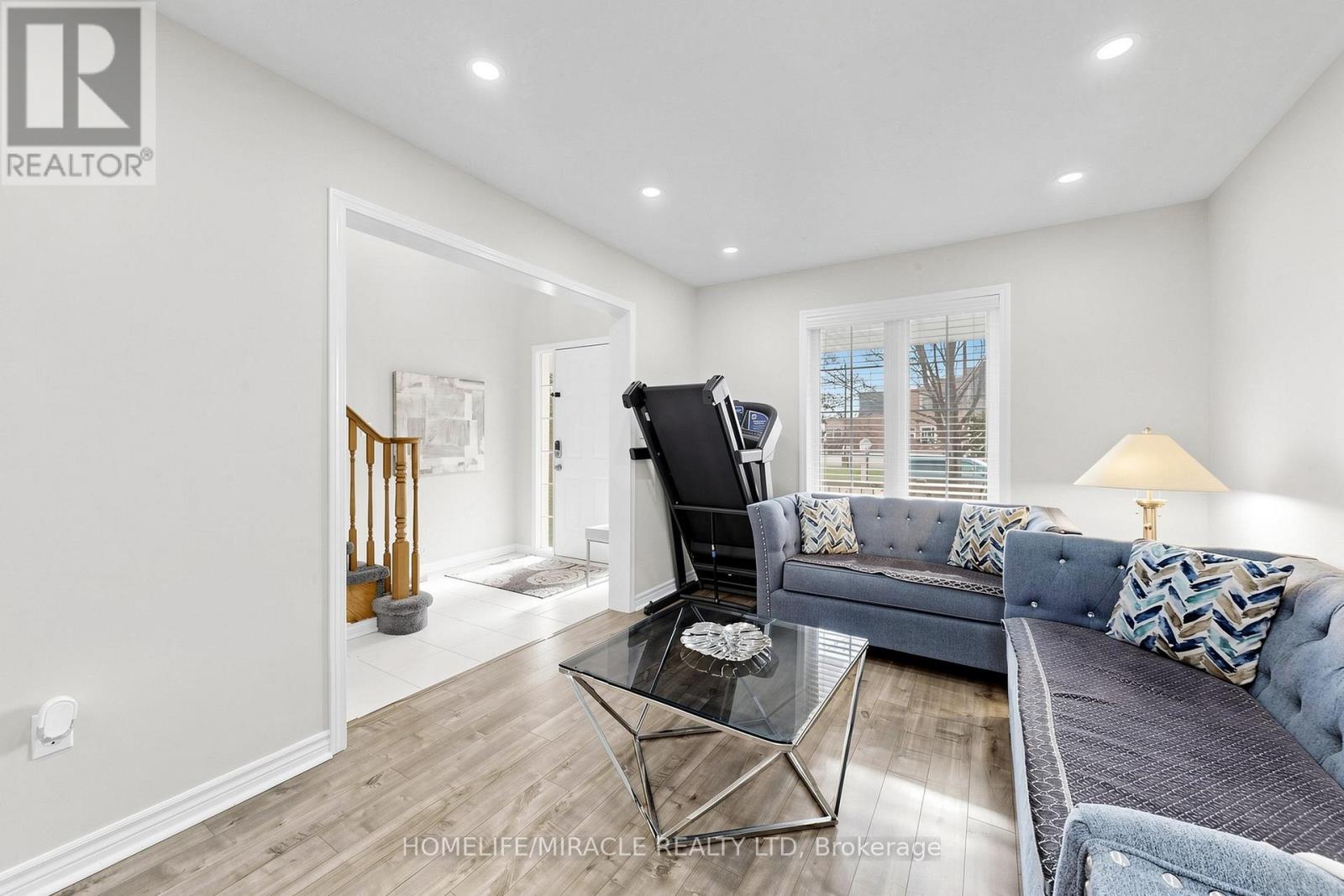 361 Brisdale Drive NW, Brampton, Ontario  L7A 3M6 - Photo 9 - W13017258