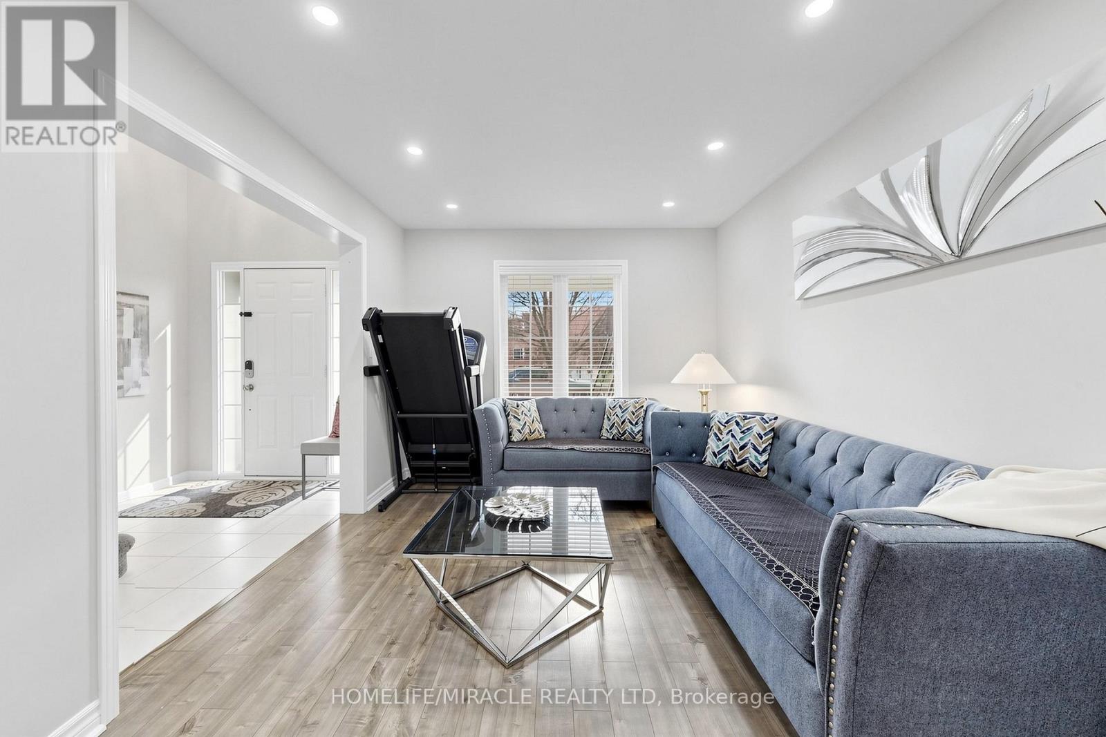 361 Brisdale Drive NW, Brampton, Ontario  L7A 3M6 - Photo 6 - W13017258