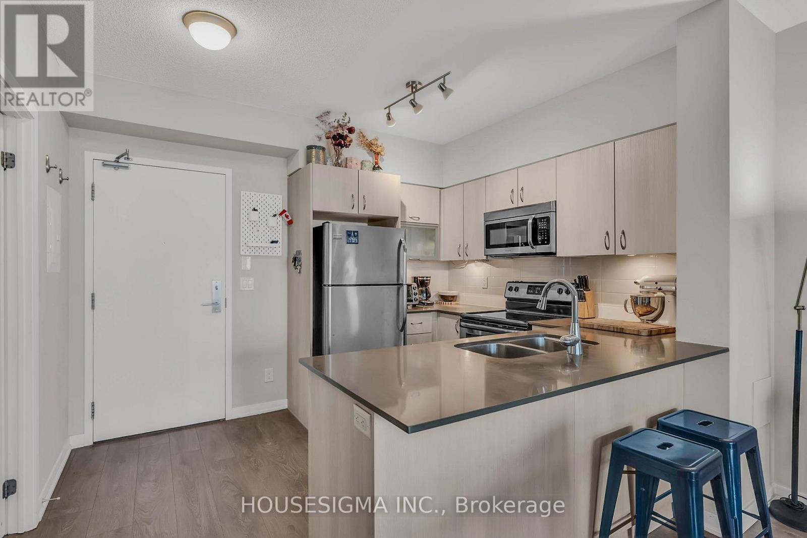 903 - 69 Lynn Williams Street, Toronto, Ontario  M6K 3R7 - Photo 9 - C13020058