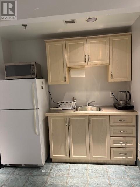 5 - 56 Pennsylvania Avenue, Vaughan, Ontario  L4K 3V9 - Photo 8 - N12970984