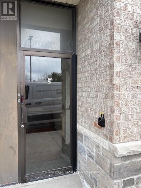 5 - 56 Pennsylvania Avenue, Vaughan, Ontario  L4K 3V9 - Photo 3 - N12970984