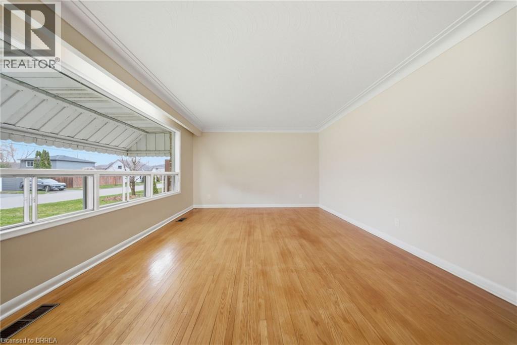 51 Graham Avenue, Brantford, Ontario  N3T 1C6 - Photo 5 - 40818899