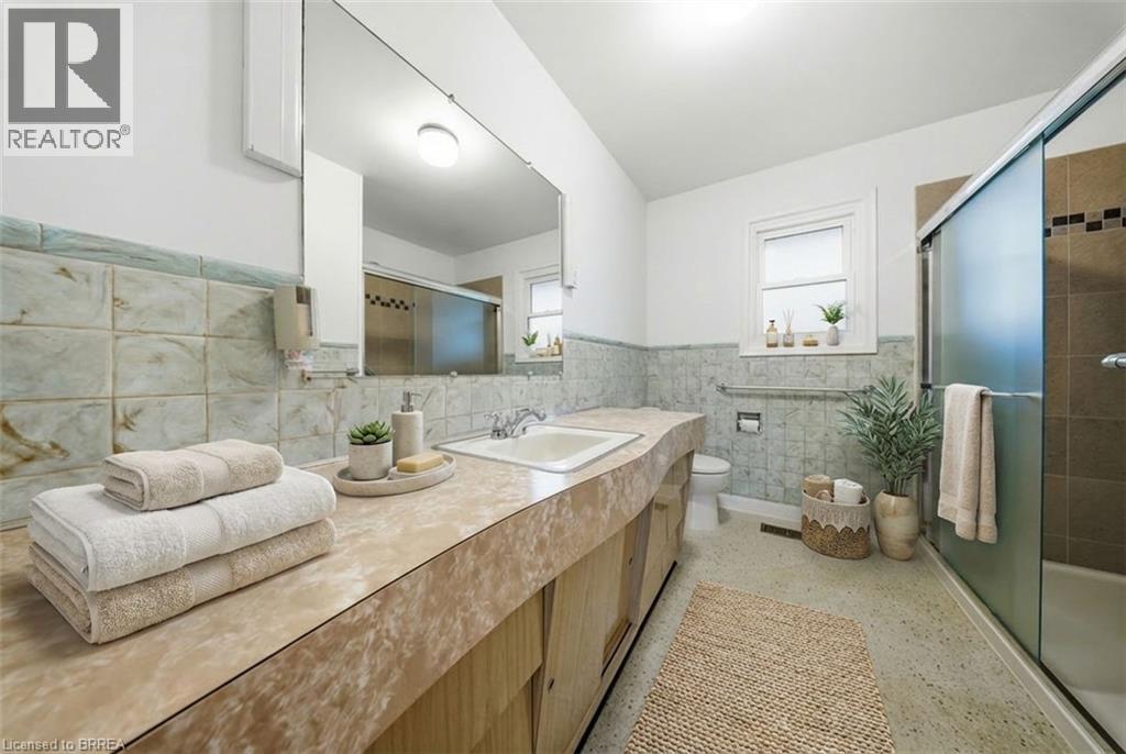 51 Graham Avenue, Brantford, Ontario  N3T 1C6 - Photo 13 - 40818899