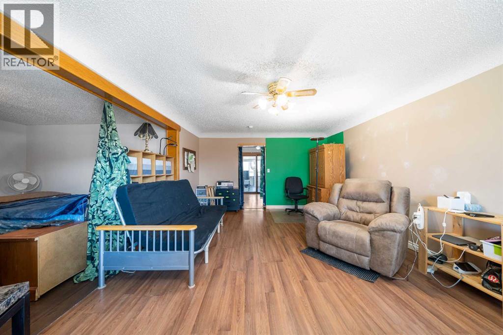 202 3 Avenue E, Bow Island, Alberta  T0K 0G0 - Photo 17 - A2303177