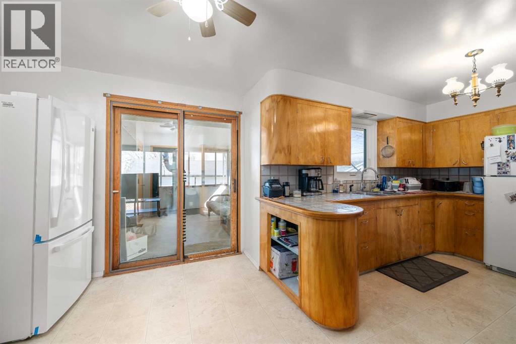 202 3 Avenue E, Bow Island, Alberta  T0K 0G0 - Photo 9 - A2303177