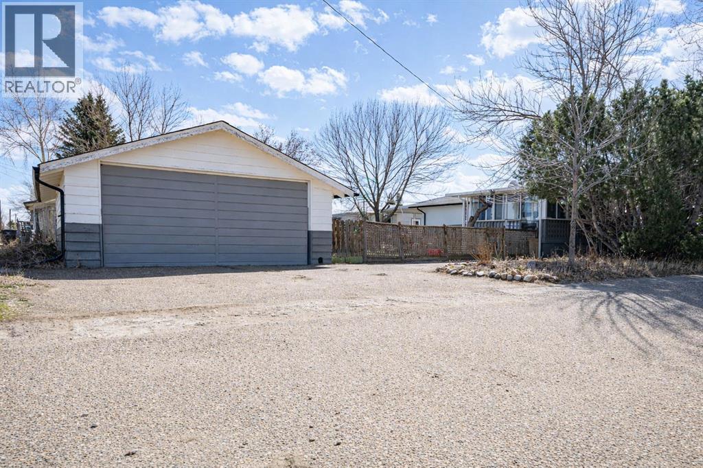 202 3 Avenue E, Bow Island, Alberta  T0K 0G0 - Photo 30 - A2303177