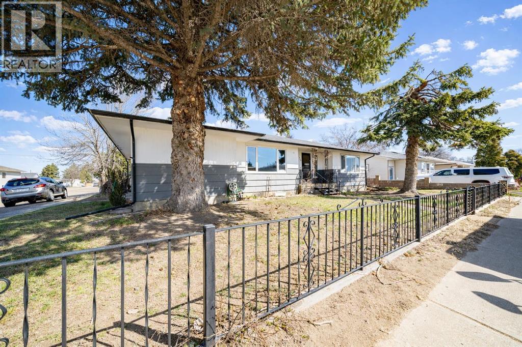 202 3 Avenue E, Bow Island, Alberta  T0K 0G0 - Photo 3 - A2303177