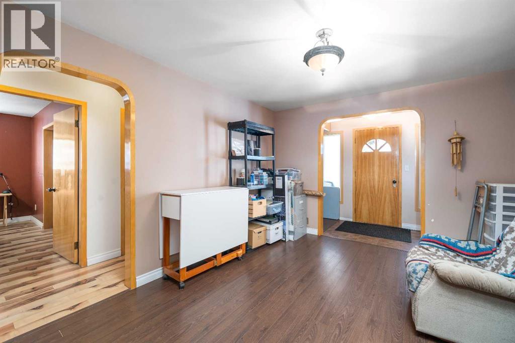 202 3 Avenue E, Bow Island, Alberta  T0K 0G0 - Photo 12 - A2303177