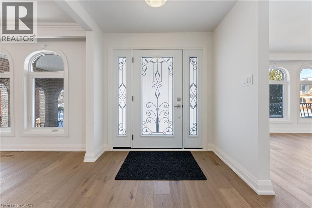 16 Bosna Court, Hamilton, Ontario  L8T 4T6 - Photo 4 - 40808474