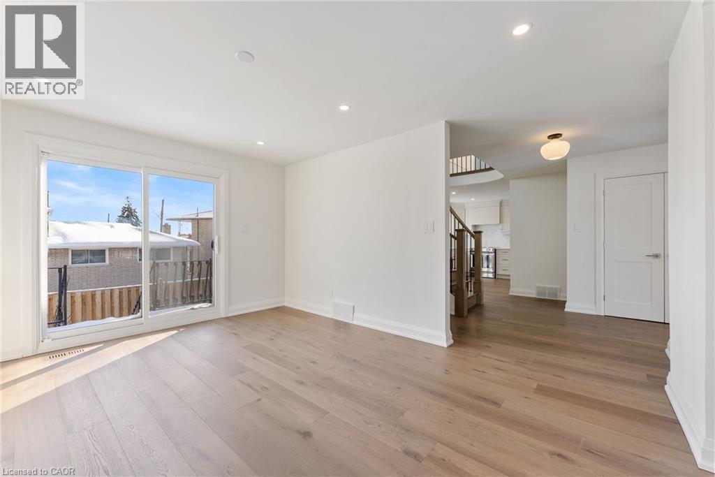 16 Bosna Court, Hamilton, Ontario  L8T 4T6 - Photo 17 - 40808474