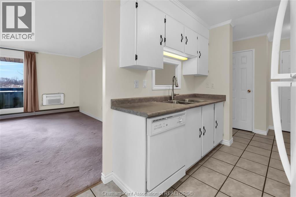 975 Grand Avenue West Unit# 304, Chatham, Ontario  N7L 4Z6 - Photo 1 - 26008710