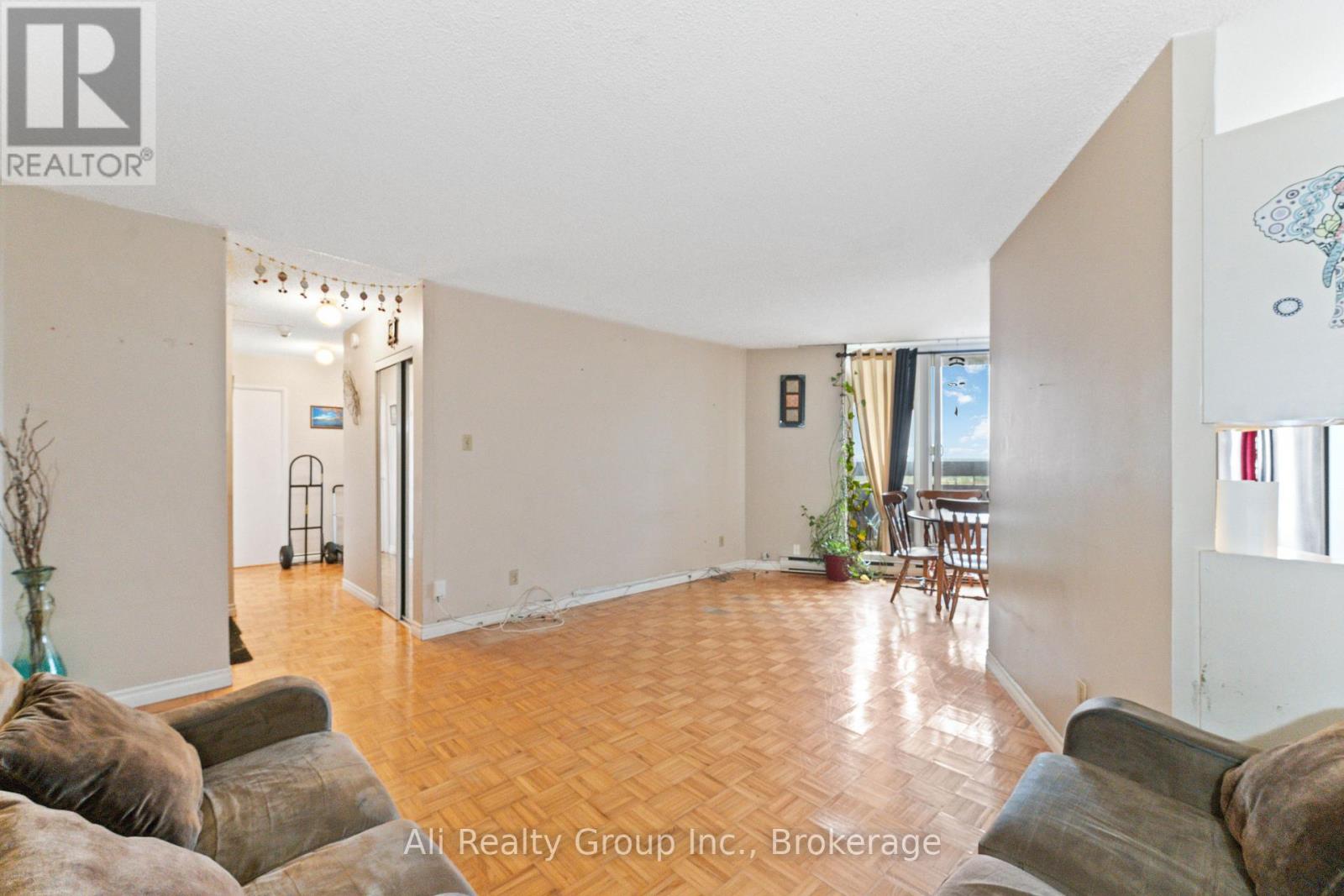 1218 - 2020 Jasmine Crescent, Ottawa, Ontario  K1J 8K5 - Photo 5 - X13023896