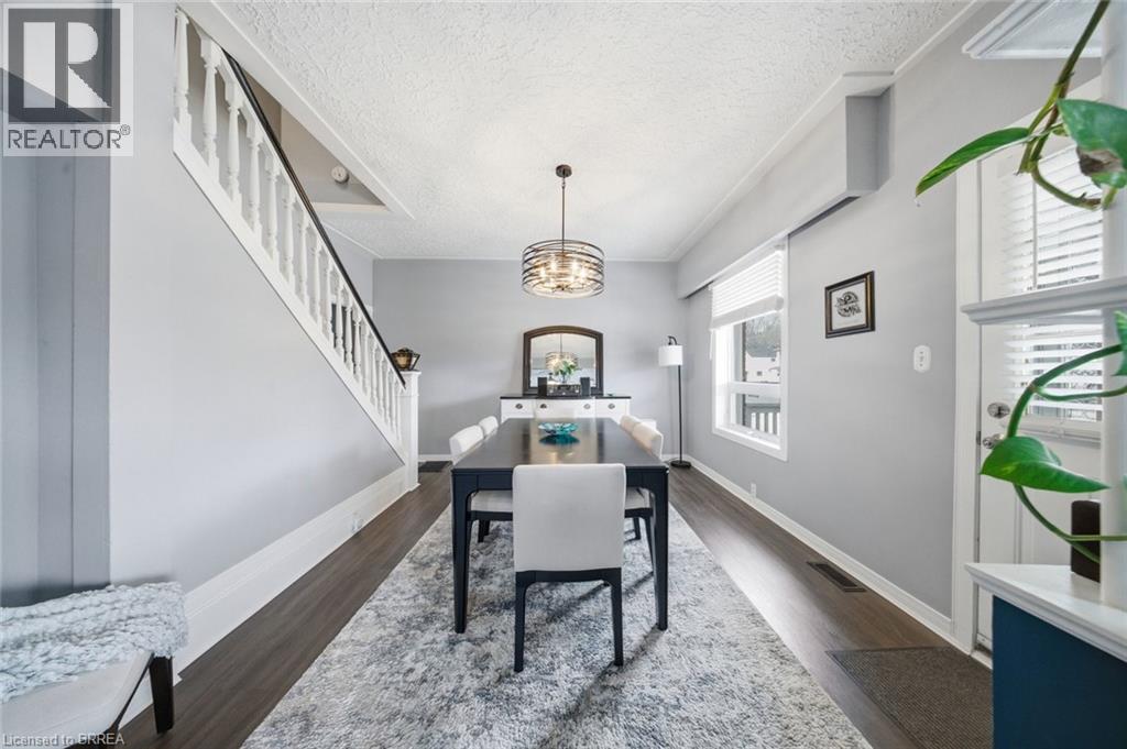 8 Carlyle Street, Brantford, Ontario  N3T 2C1 - Photo 4 - 40822566