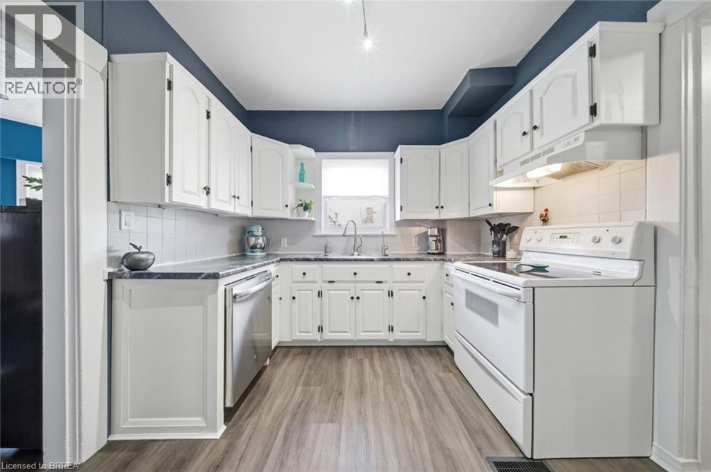 8 Carlyle Street, Brantford, Ontario  N3T 2C1 - Photo 8 - 40822566