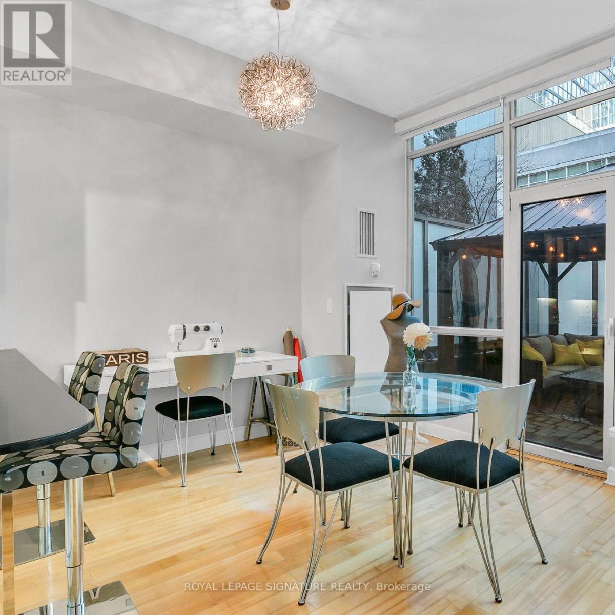 G25 - 350 Wellington Street W, Toronto (Waterfront Communities), Ontario  M5V 3W9 - Photo 2 - C13023798