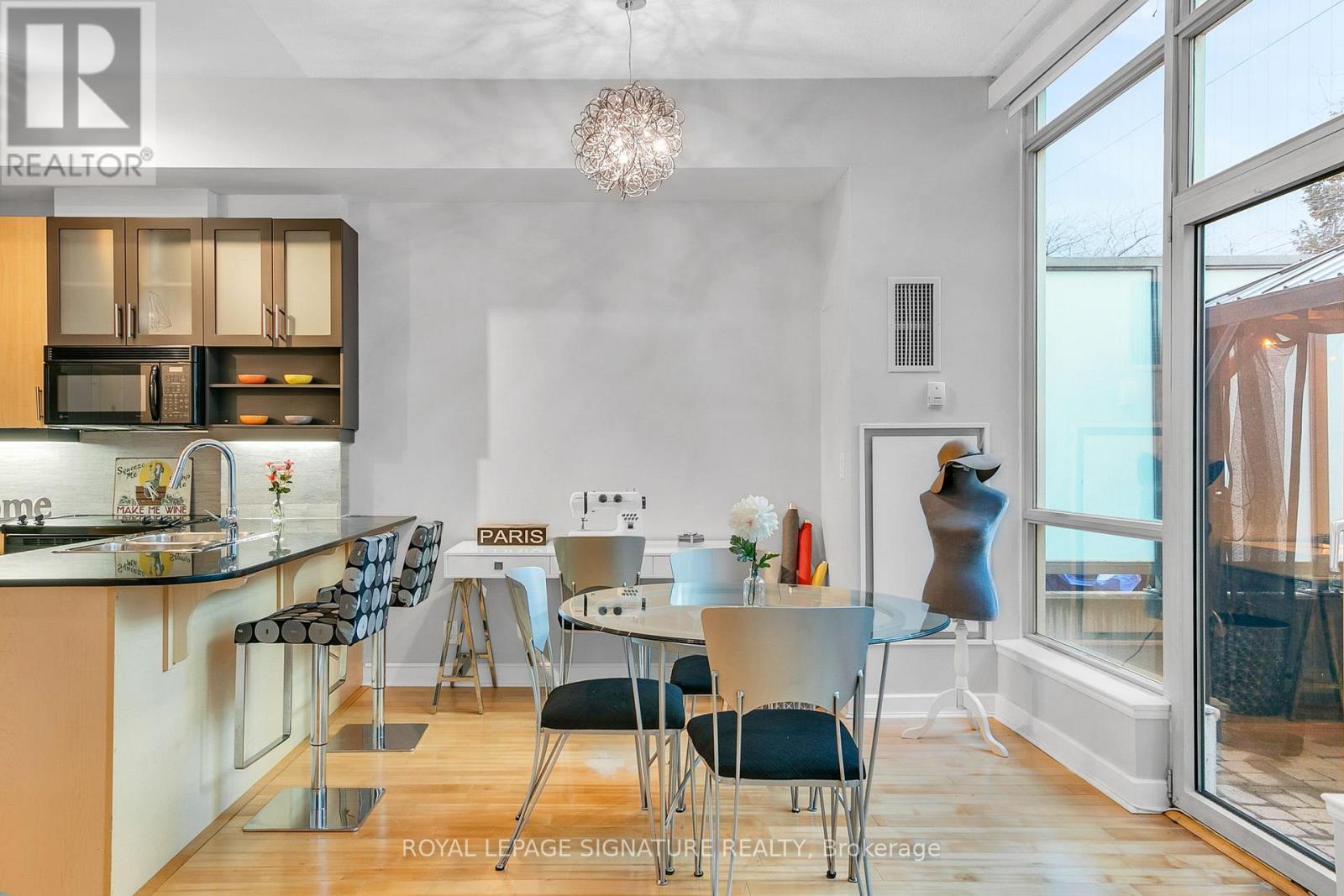 G25 - 350 Wellington Street W, Toronto (Waterfront Communities), Ontario  M5V 3W9 - Photo 3 - C13023798