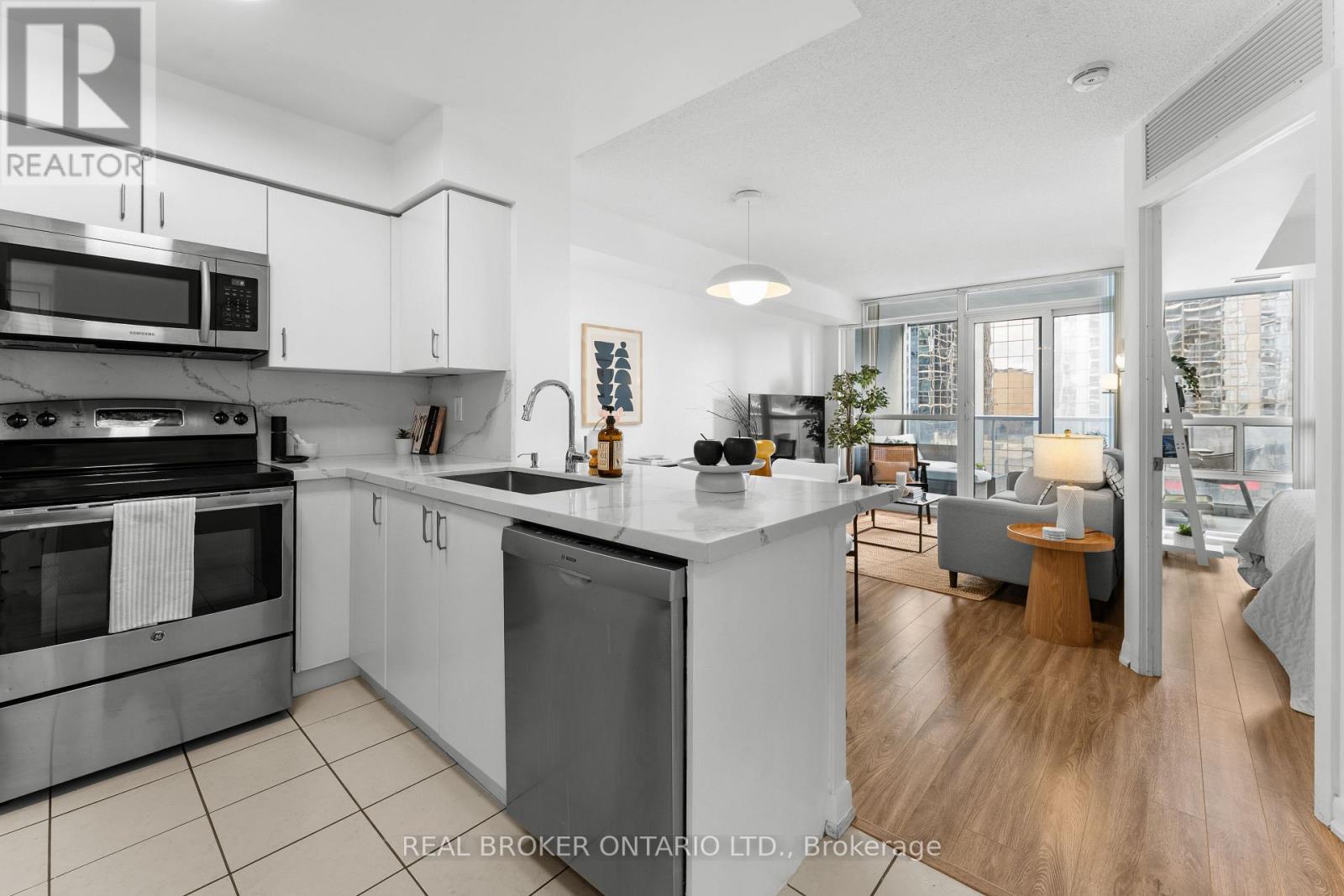 701 - 4978 Yonge Street, Toronto (Lansing-Westgate), Ontario  M2N 7G8 - Photo 3 - C13023878