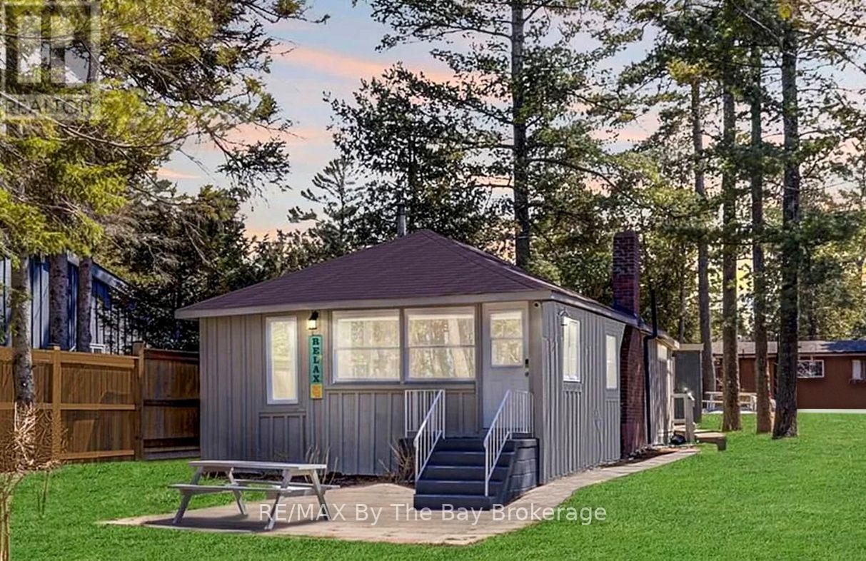 278 Coastline Drive, Wasaga Beach, Ontario  L9Z 2M4 - Photo 3 - S13023834