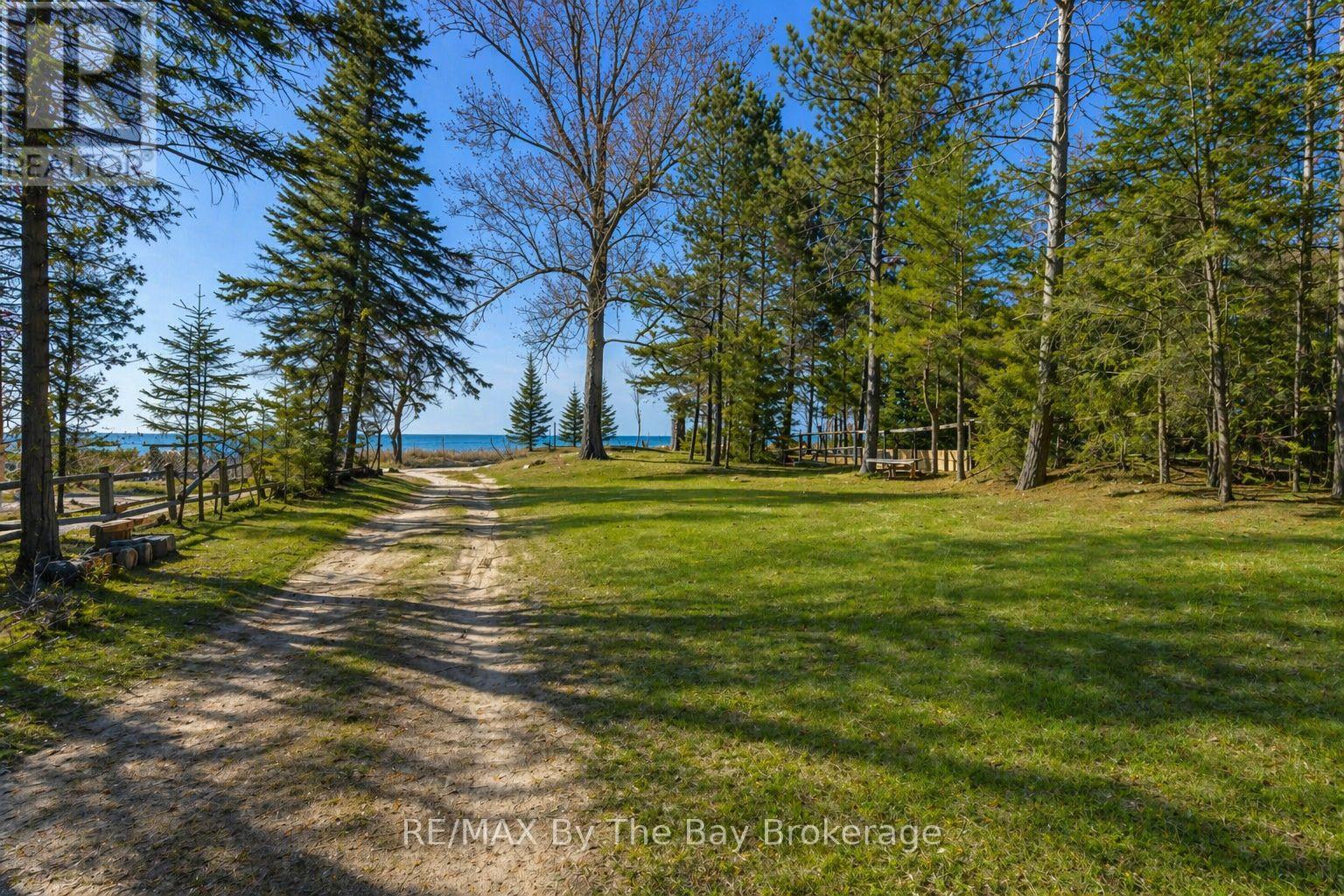 278 Coastline Drive, Wasaga Beach, Ontario  L9Z 2M4 - Photo 4 - S13023834