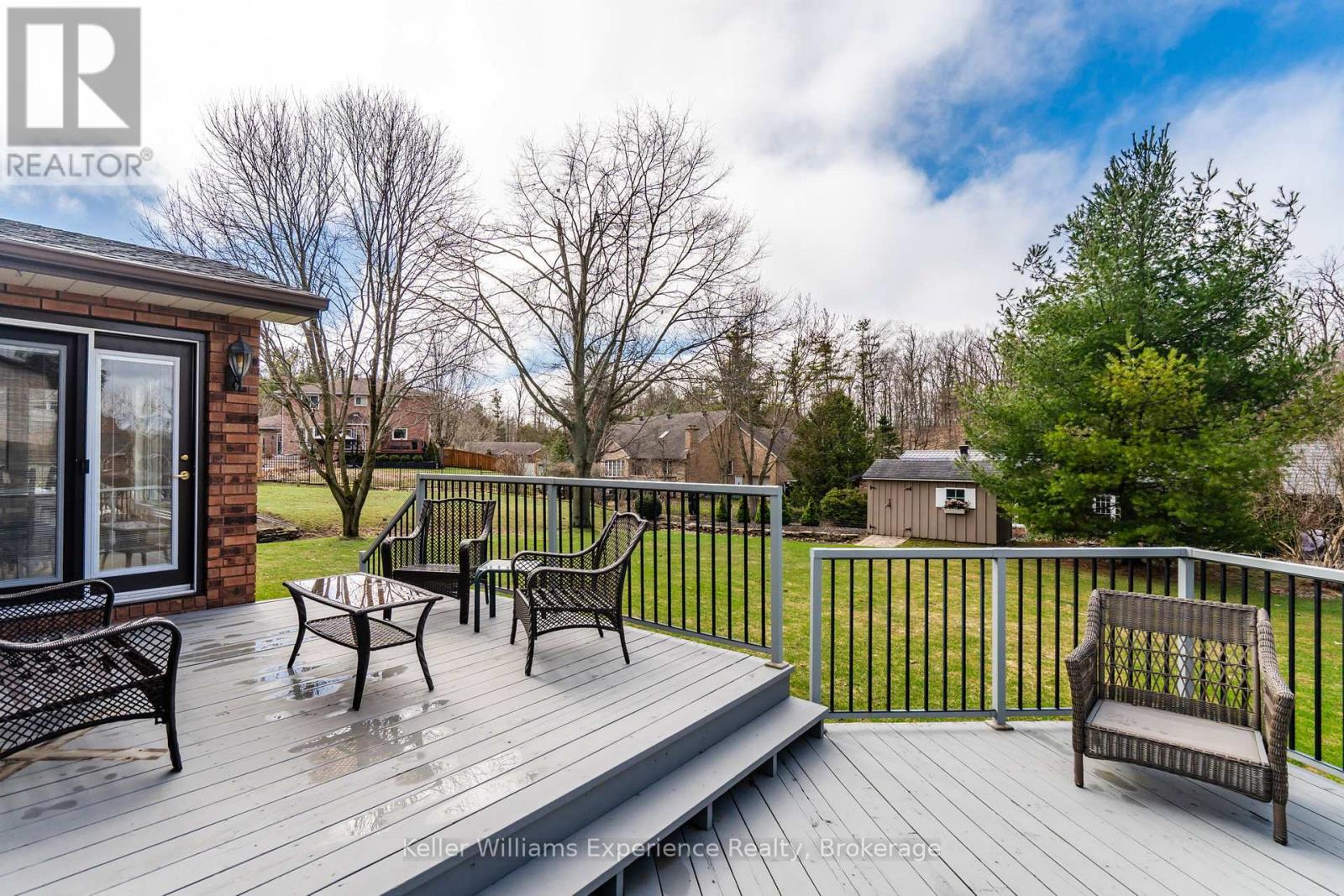 27 Rosewood Avenue, Springwater (Midhurst), Ontario  L0L 1X0 - Photo 38 - S13023902