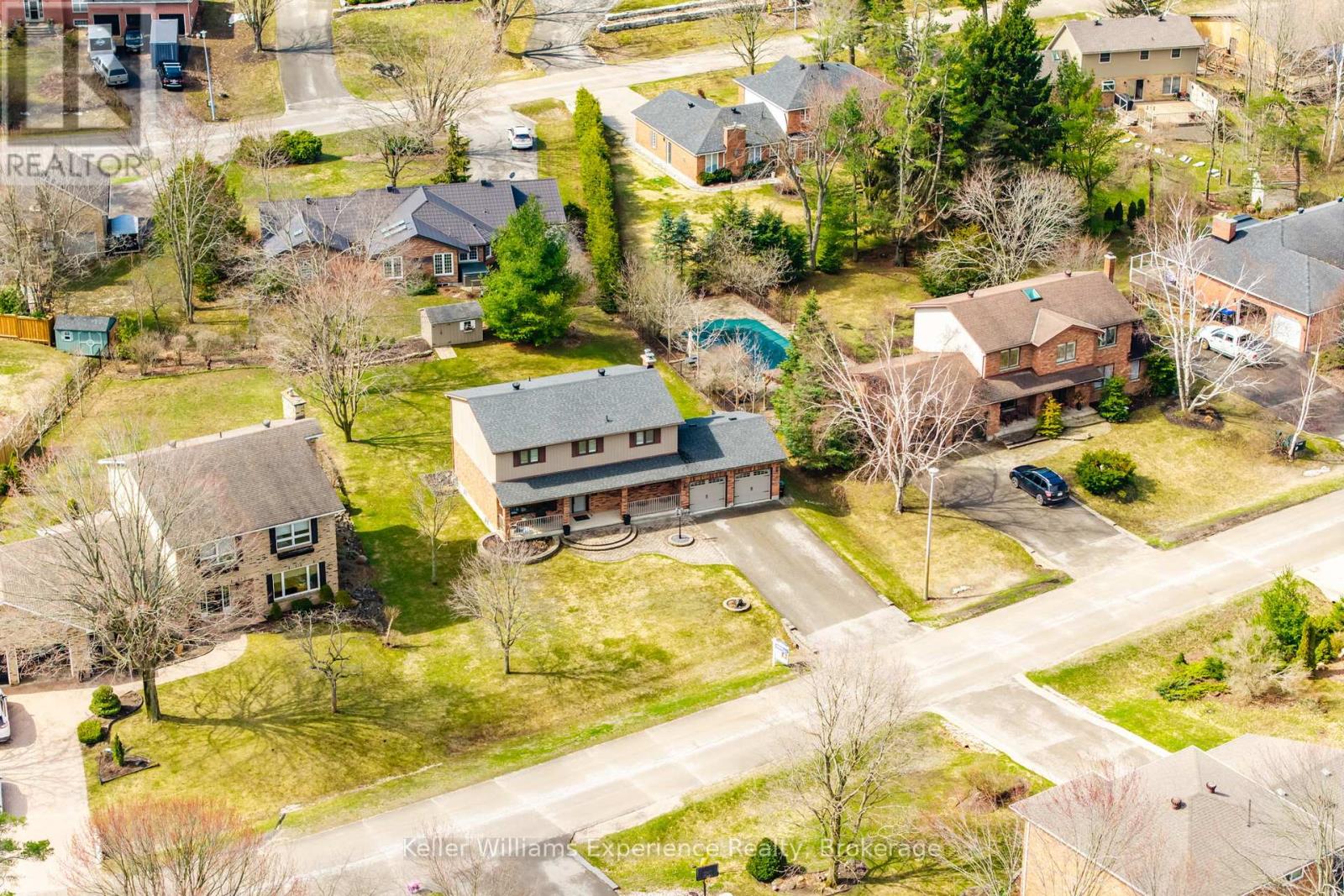 27 Rosewood Avenue, Springwater (Midhurst), Ontario  L0L 1X0 - Photo 48 - S13023902