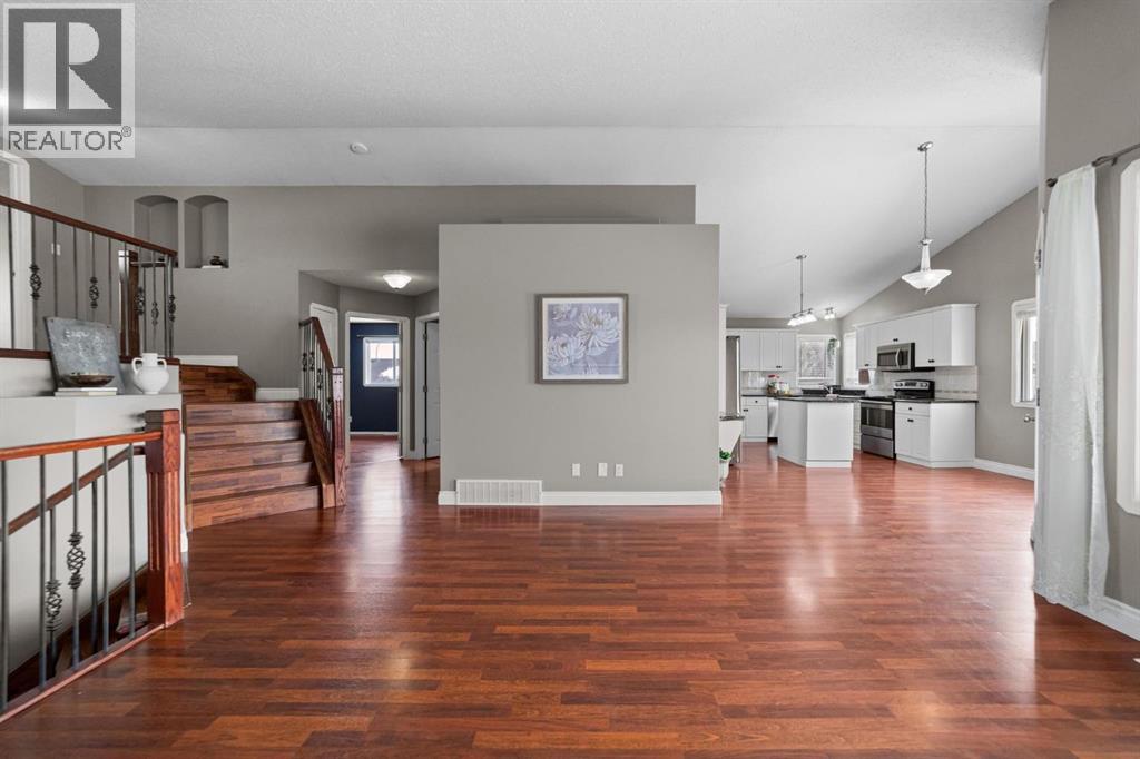 24 Elliott Drive, Camrose, Alberta  T4V 4V6 - Photo 4 - A2299918