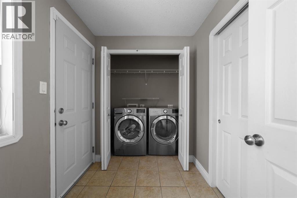 24 Elliott Drive, Camrose, Alberta  T4V 4V6 - Photo 20 - A2299918