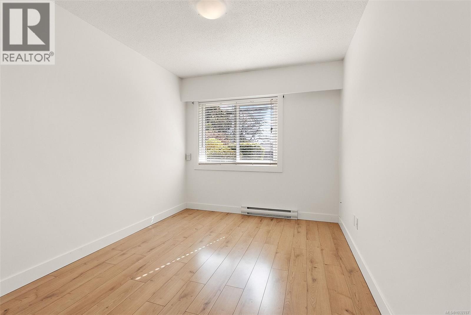 105 710 Lampson St, Esquimalt, British Columbia  V9A 6A6 - Photo 13 - 1032787