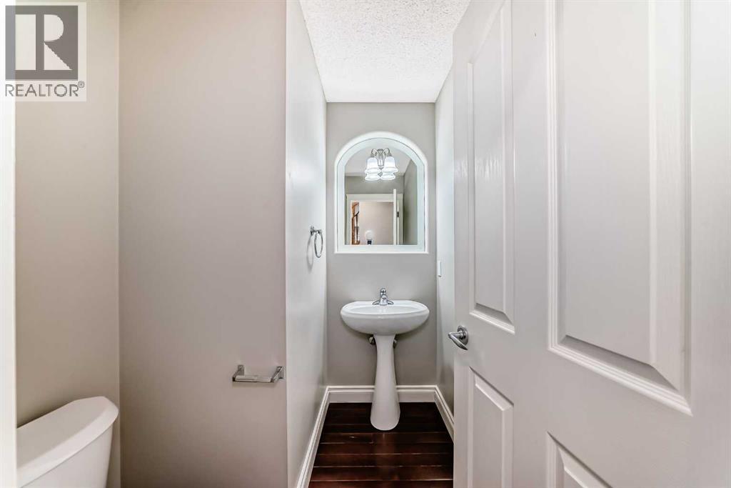 141 Somerglen Way Sw, Calgary, Alberta  T2Y 4B2 - Photo 13 - A2303715