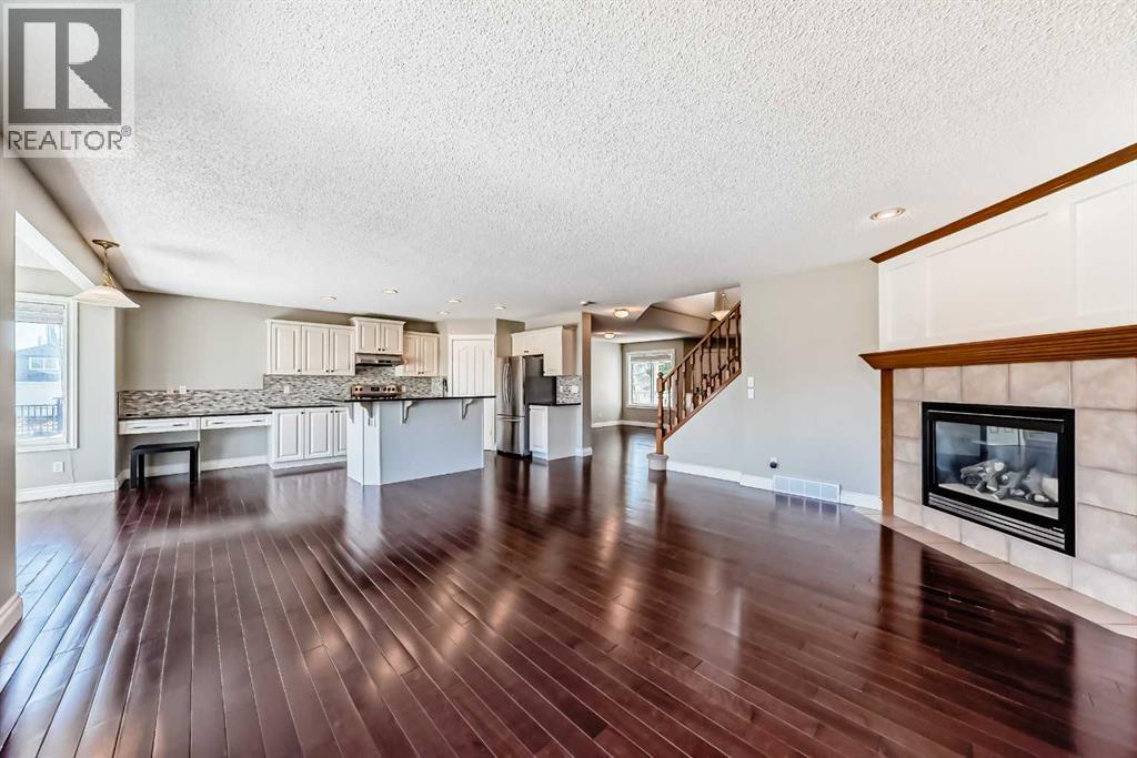 141 Somerglen Way Sw, Calgary, Alberta  T2Y 4B2 - Photo 6 - A2303715