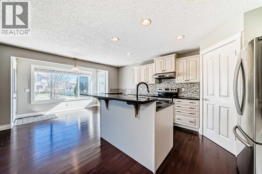 141 Somerglen Way Sw, Calgary, Alberta  T2Y 4B2 - Photo 9 - A2303715