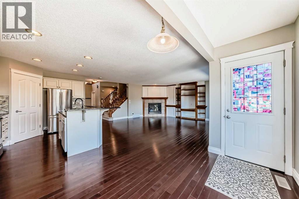 141 Somerglen Way Sw, Calgary, Alberta  T2Y 4B2 - Photo 4 - A2303715