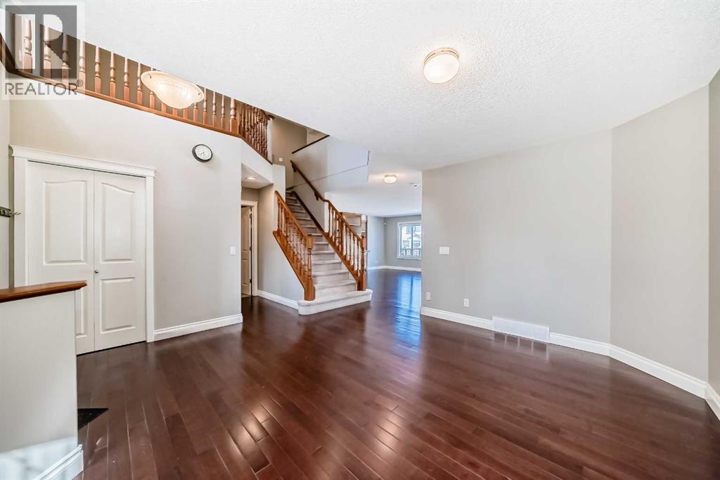 141 Somerglen Way Sw, Calgary, Alberta  T2Y 4B2 - Photo 3 - A2303715