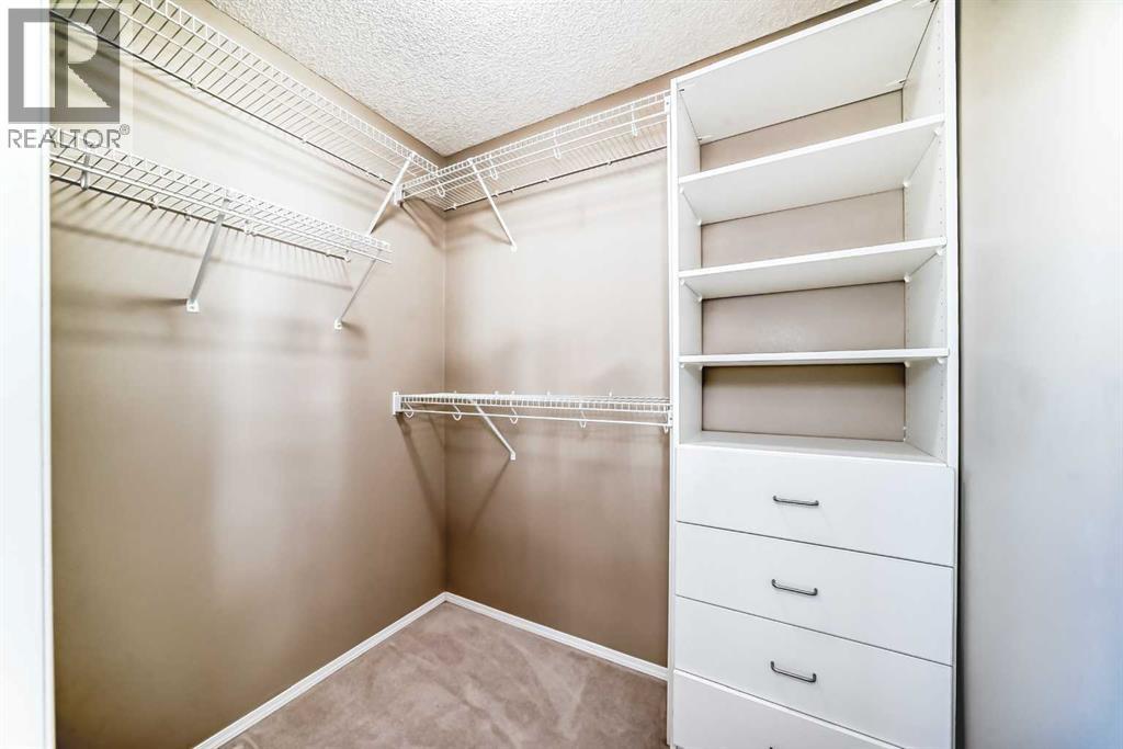 141 Somerglen Way Sw, Calgary, Alberta  T2Y 4B2 - Photo 18 - A2303715