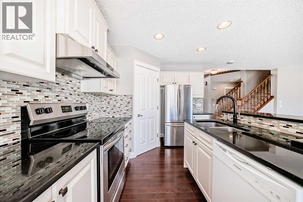 141 Somerglen Way Sw, Calgary, Alberta  T2Y 4B2 - Photo 8 - A2303715