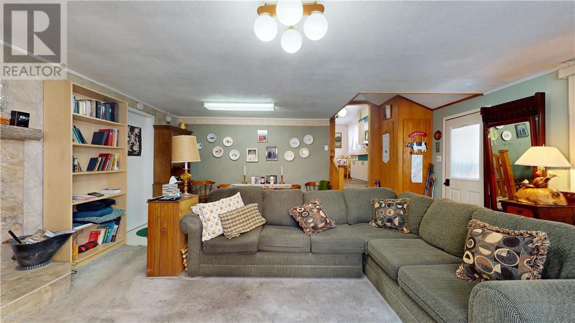 15905 Hwy 540, Evansville, Ontario  P0P 1E0 - Photo 39 - 2127152